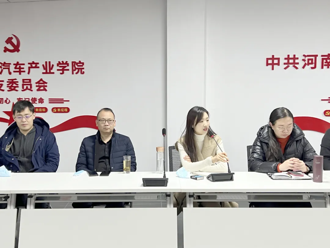 汽車名企開啟“搶學生”模式 天馬汽車產業學院學子供不應求 ——天馬汽車產業學院舉辦名企高端定制雙選會 汽車名企開啟“搶學生”模式 天馬汽車產業學院學子供不應求 ——天馬汽車產業學院舉辦名企高端定制雙選會