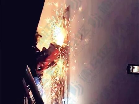 拆迁分得两套房后 男子却在家中上吊自杀