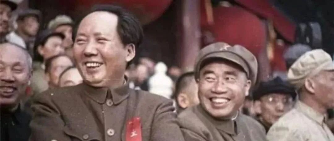 重温开国大典，两个细节值得回味