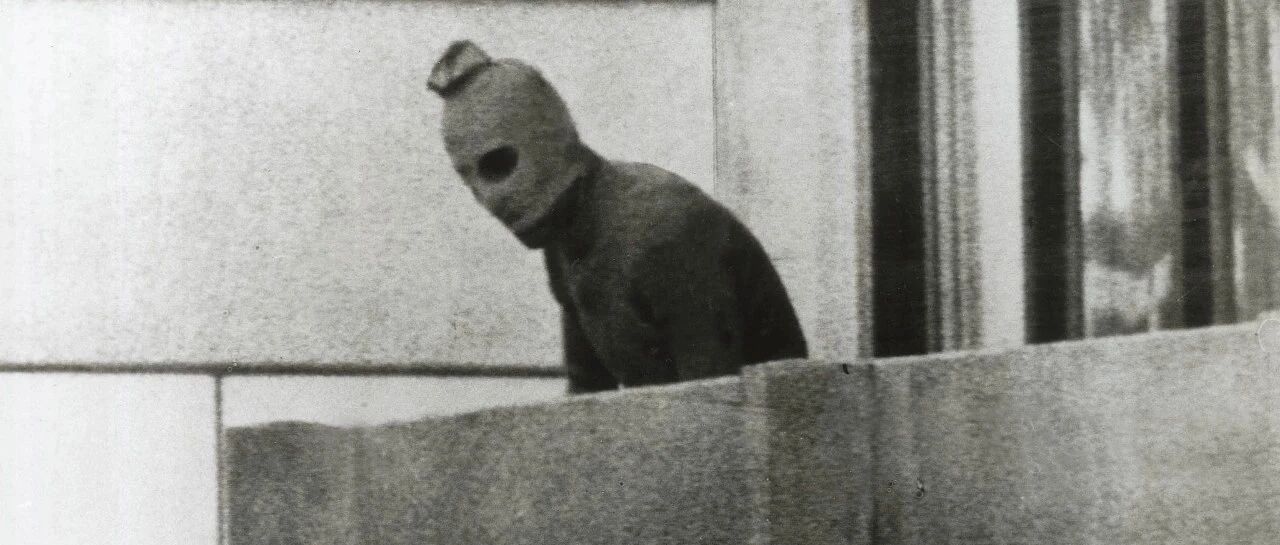 煮酒丨那一天，他们偷偷摸进奥运村……