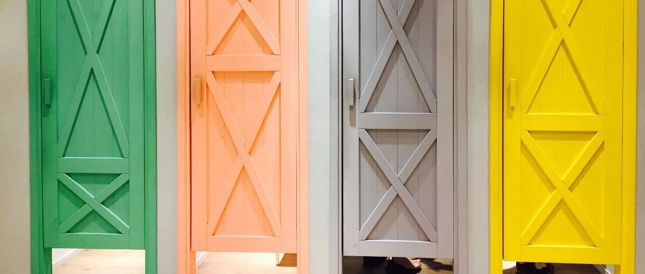 为啥公共厕所的门下面都要空一截？