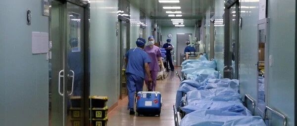 “最难过的不是我被拒绝的时候，而是家属抬起头来说，‘好，我愿意’”