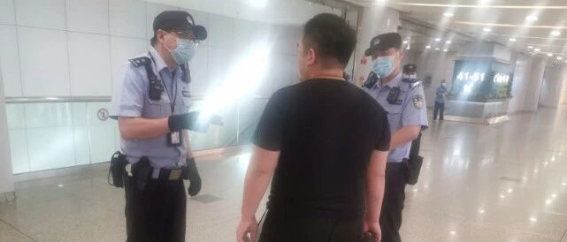 一天被逼相亲三次 32岁男子被吓得离家出走