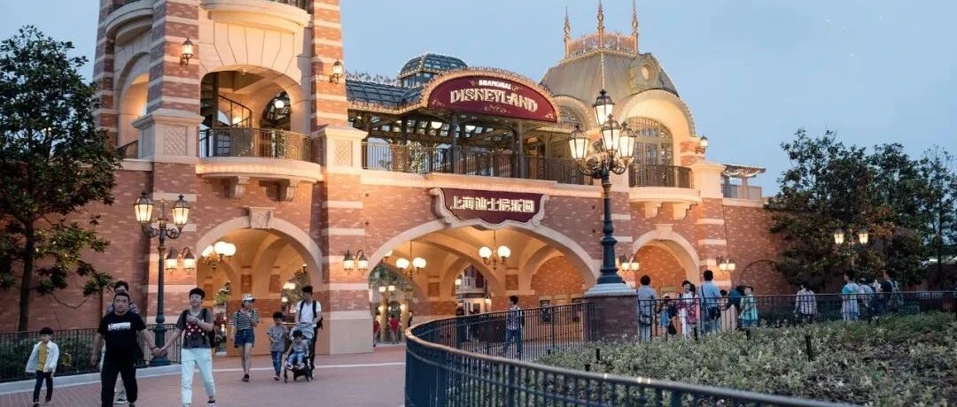 【8点见】上海迪士尼一游客身故，更多细节曝光