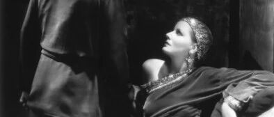 煮酒丨从艳丽舞娘到“谍战女王”