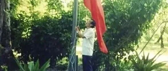 鲁滨逊式传奇外交官：独守荒岛3年，一个人撑起中国大使馆