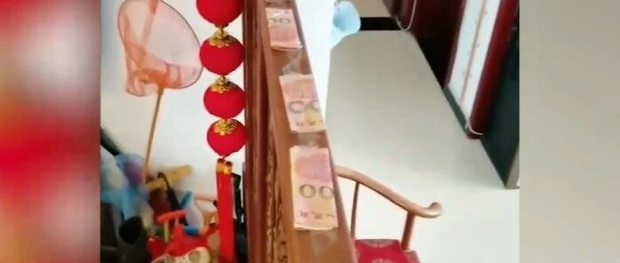 【8点见】“我饮过风咽过沙，老公无钱逛酒家”