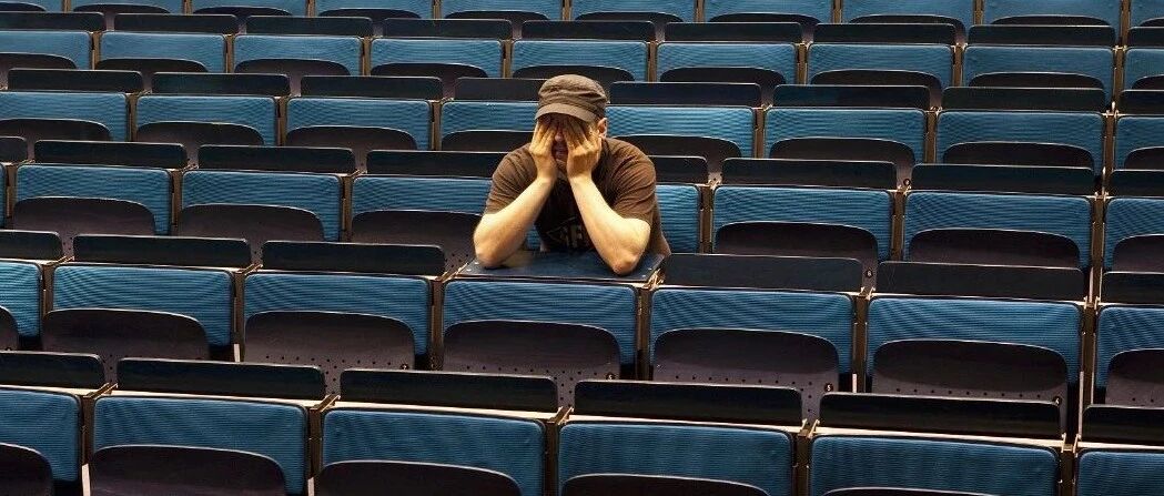 被老婆孩子赶出家门后，一个中年男人的24小时（你品，你细品）