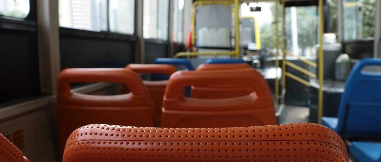 公交车座椅上有个洞，竟是为了…...很多人都不知道