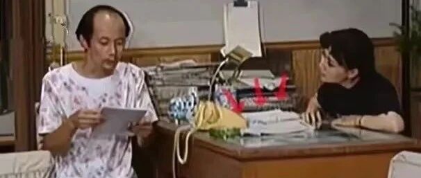 为什么过去的书桌上总会压一块玻璃？