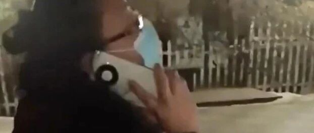 【8点见】闯防疫哨卡找卢书记女干部被免职