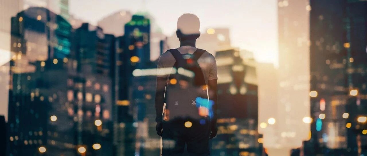 大二男生离奇自杀，生前最后一句话：“我妈在楼下接我回家!”