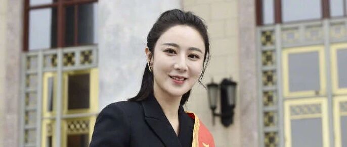 【8点见】薇娅被授予“全国三八红旗手”称号