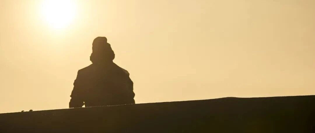 郑州52岁男子火爆全网，戳中亿万人的心