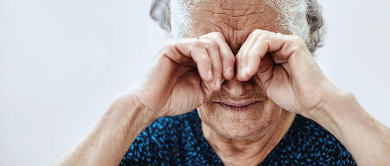 1600万人围观奶奶吃玻璃、吞灯泡，老人直播背后养活了多少吸血鬼？