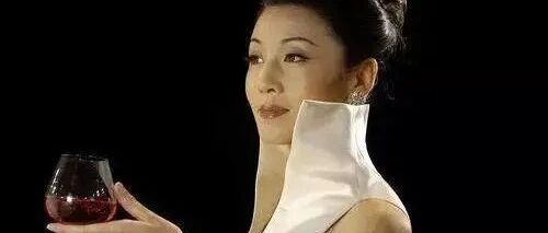 承包你表情包半壁江山的女人上春晚了！