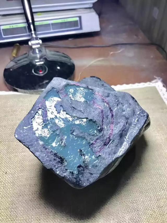 老乡借款400多万，疯狂举动只为了这块玻璃种料？心真大啊！