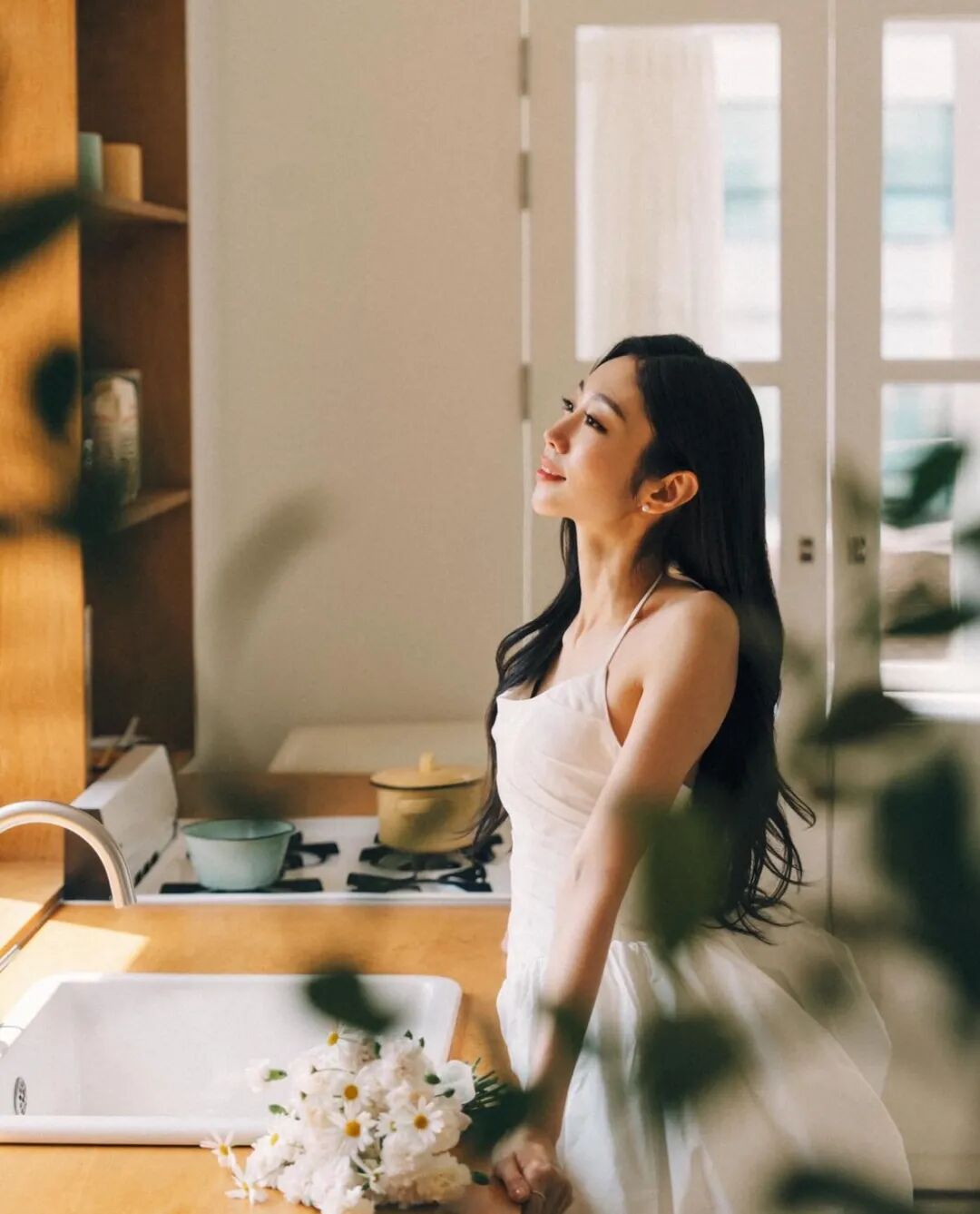 她突然晒出婚纱照是什么意思