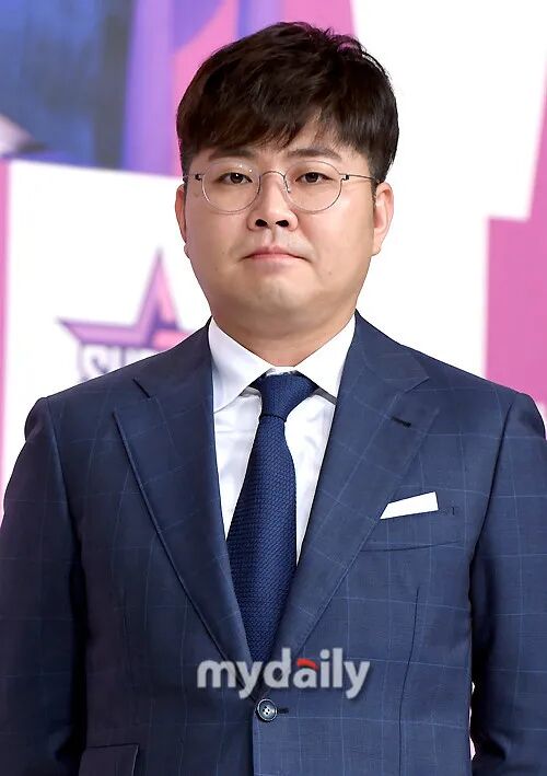 2006年歌手兼作词作曲家的韩胜浩建立了名为fnc music的娱乐公司,2012