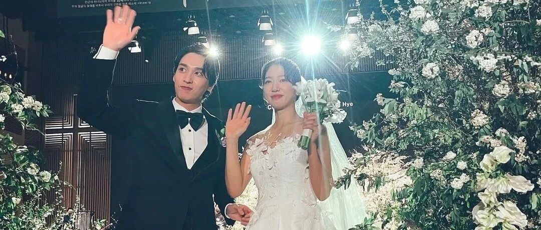 婚礼豪华盛大群星闪耀！朴信惠今日婚礼现场公开，出席嘉宾阵容堪比颁奖盛典！