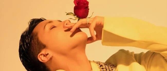 小黄歌里带SM女团名字？这次是他做的过分了？