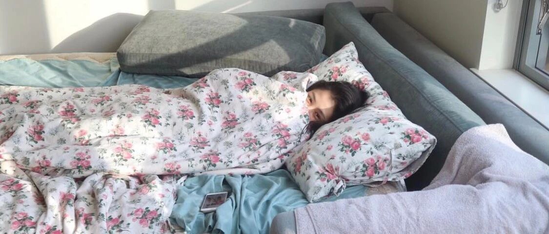 被网友"揭穿"？当红人气女演员生日party上戴的饰品价值...