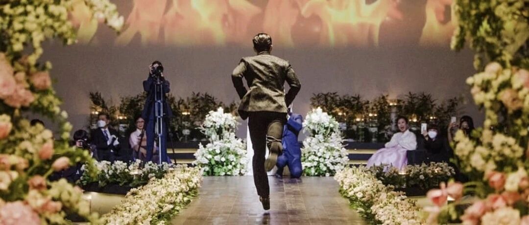 太浪漫!韩流男神综艺现场公开求婚：嫁给我吧!不会让你饿肚子的!