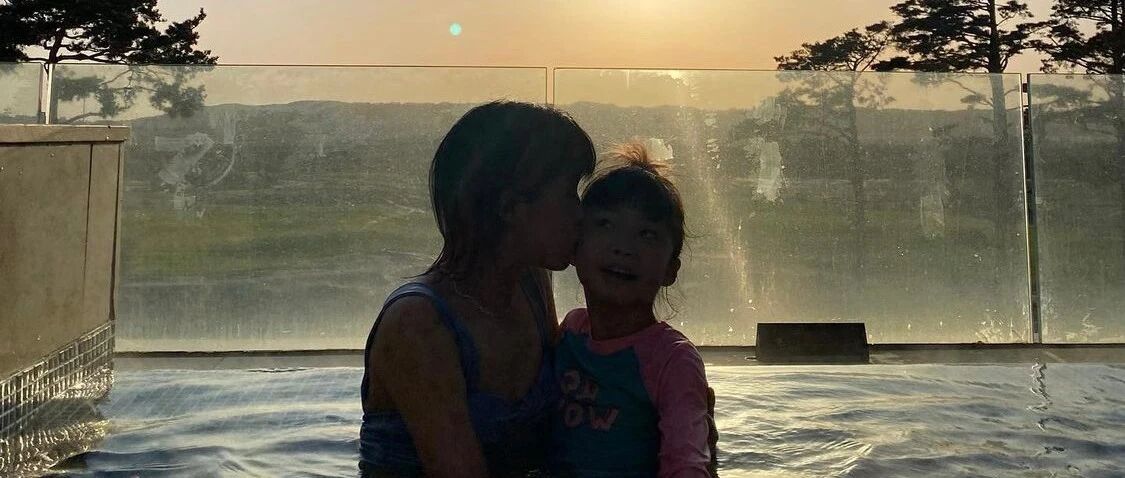 她才是人生赢家！24岁恋爱结婚生子32岁走上事业巅峰...求婚过程曝光超幸福！