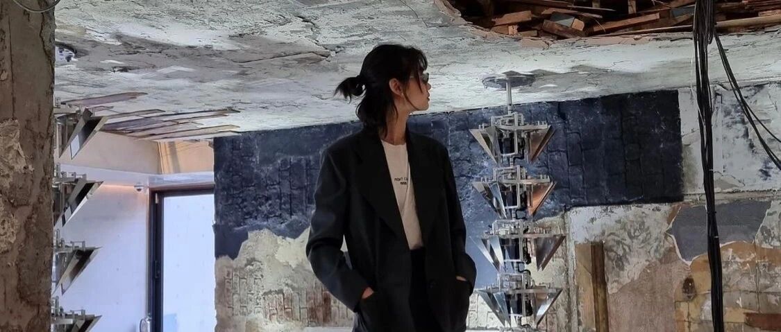 男友李东辉，闺蜜JENNIE，出道神作吸粉百万！最近韩国最大势人气演员非她莫属？