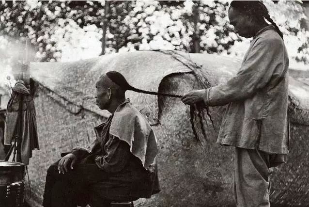 清朝男子的髮型是什麼時候從「金錢鼠尾式」變成「陰陽頭」 歷史 第6張