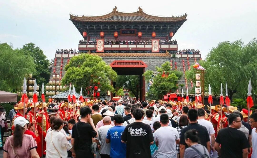 河南开封清明上河园喊话终身免费请用你们的创作为大开封文旅扛大旗