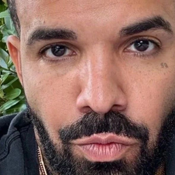 Drake 居然喜欢 Nelly Furtado