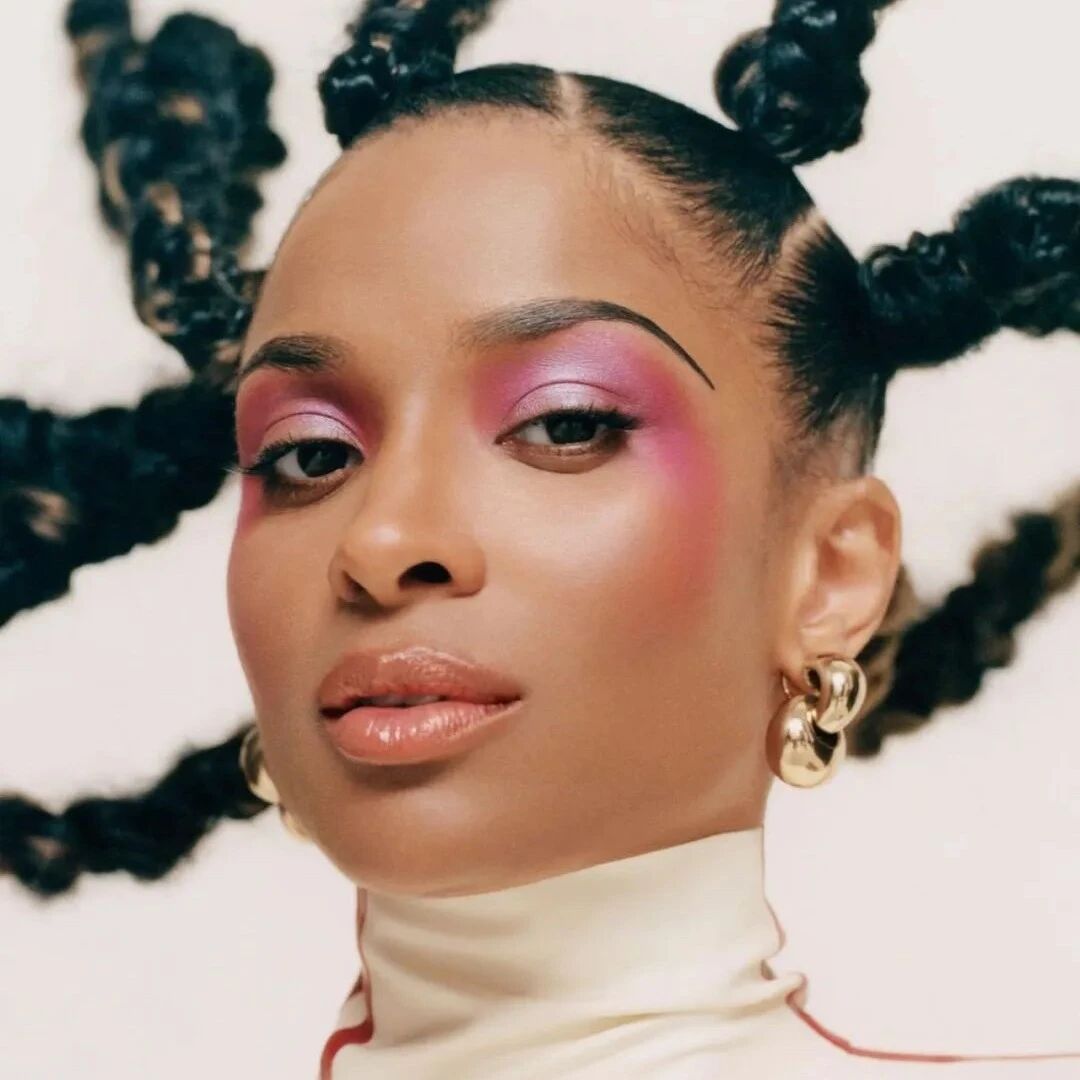 R&B 女王 Ciara 登上最新封面,造型颠覆,颜值冻龄!