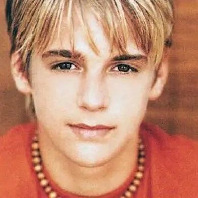 Aaron Carter 正式下葬入土为安!