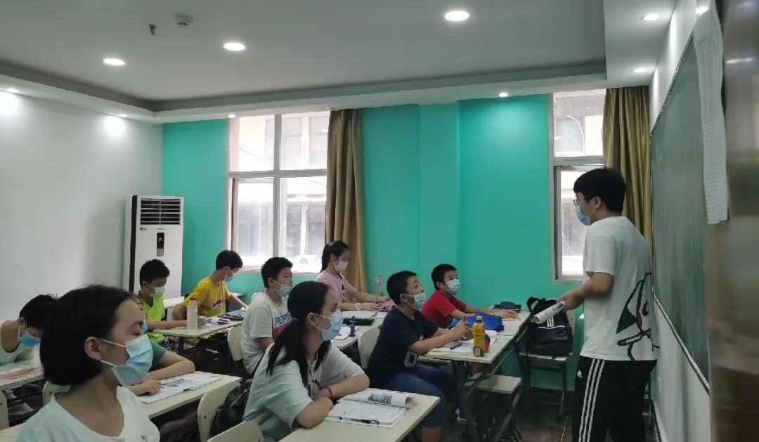 一文读懂2021中学预科班丨23年口碑铸造，科学提升认准荆楚潮！