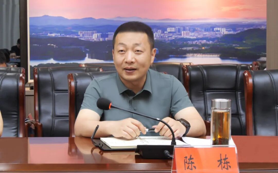 陈栋会见湖北供应链物流公共信息公司包剑奕一行