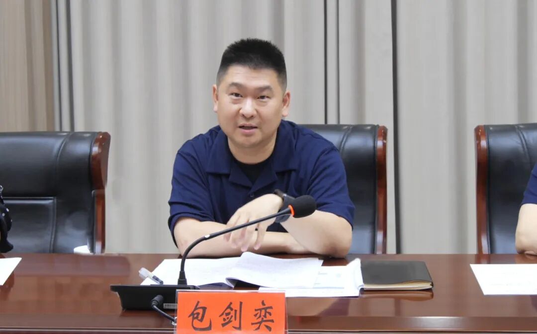 陈栋会见湖北供应链物流公共信息公司包剑奕一行