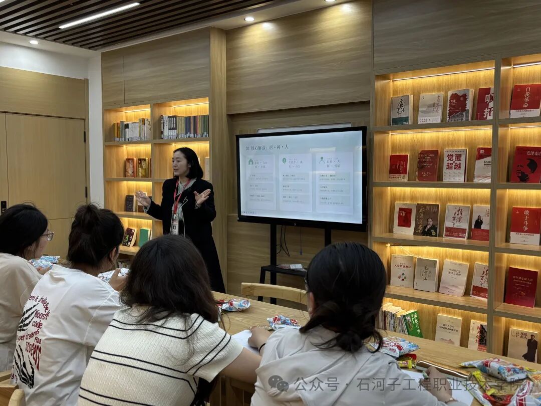 一站式学生社区｜驻楼辅导员带你“画解心声”