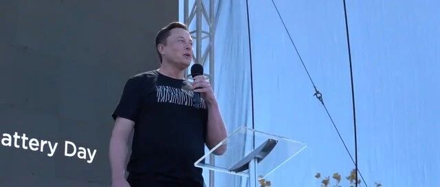 特斯拉一次把电池容量翻了5倍，新车2秒破百，续航超800公里，公司股价却跌了