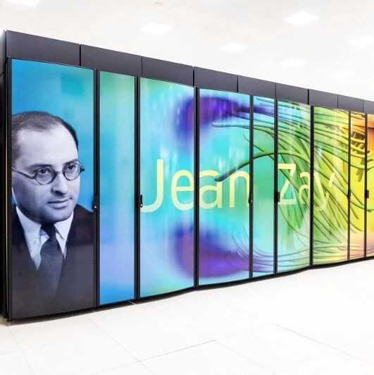 众筹超算直播训练1760亿参数AI大模型，九百工程师搞开源