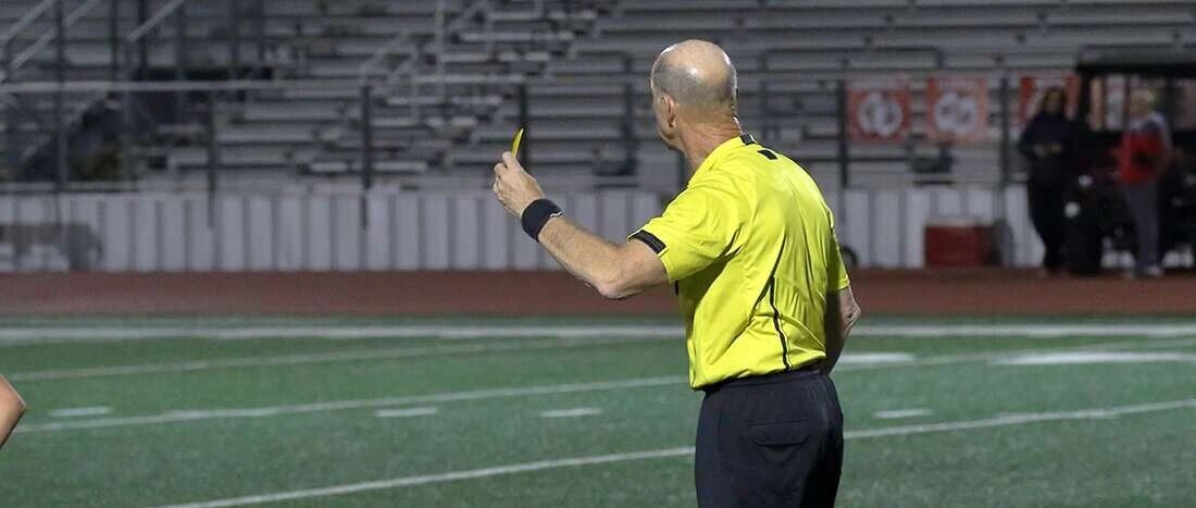 光头识别为足球？AI：本场最佳是裁判，已责令摄像头全场追踪