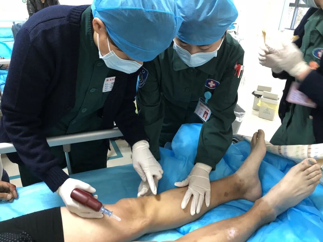 穿刺枪怎么升级淄博市中心医院急救科成功“打响”骨髓腔穿刺第一枪_https://www.jmylbn.com_新闻资讯_第2张