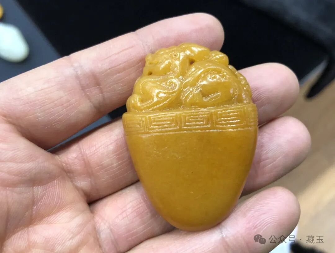 这个黄玉籽料要卖150万