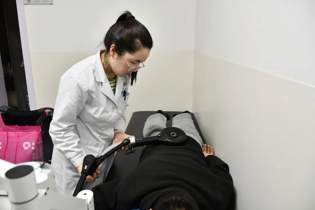 康复仪怎么升级【升级上新】我院康复医学科全新引入神经调控“黑科技”——经颅磁刺激治疗仪_https://www.jmylbn.com_新闻资讯_第8张