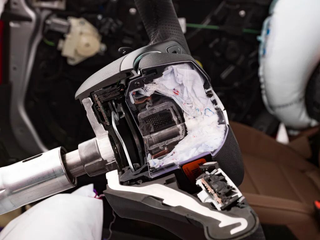 我们终将都需要车顶安全气囊?|技术流