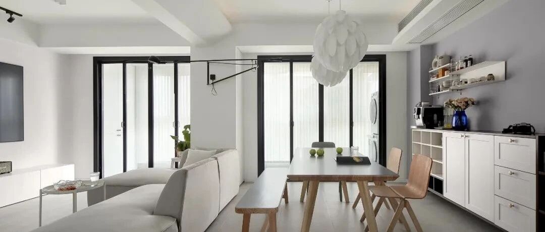 121m²简约时尚三居，这个家中，有生活的琐碎，也有诗意与远方~