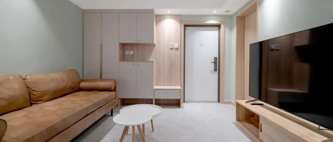 90㎡自然简约原木风小家，开一扇窗，完美解决暗厅采光问题