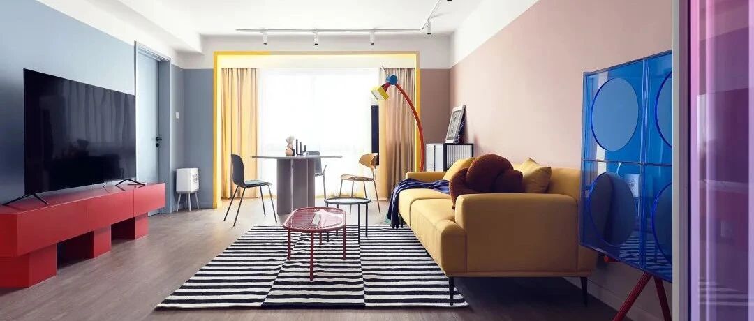 这个79㎡的家竟没有一面白墙！把家当画布，才是他们独有的Lifestyle！