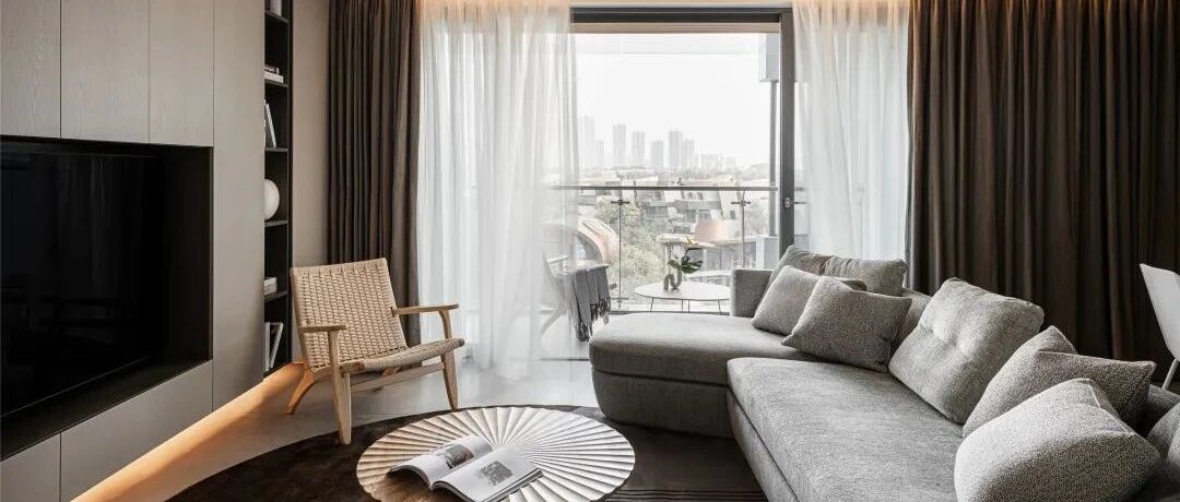 在雅致的湖景住宅里，开启温馨惬意、悠然自在的居家生活！