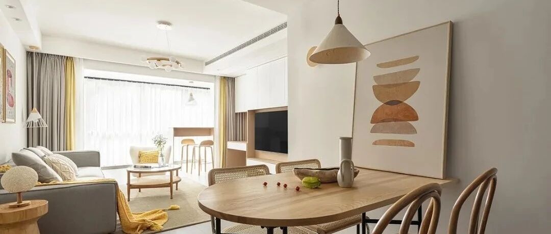 85㎡原木复古风两居，有吧台、衣帽间、黑板墙的温馨宜居小家